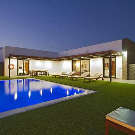 Luxury Los Mojones Villa Short Walk To Old Town Private Heated Pool Villa Los Mojones Angie Puerto Del Carmen Villa *