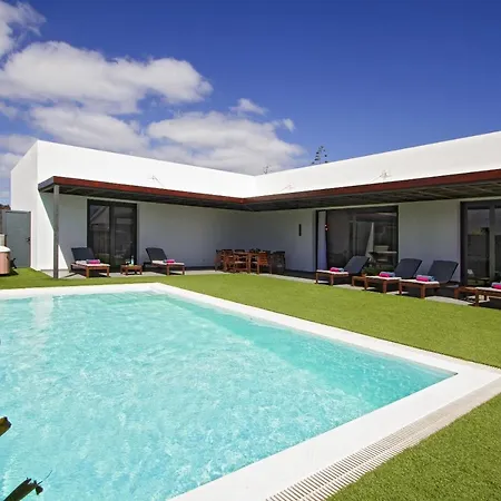 Villa Luxury Mojones Short Walk To Old Town Private Heated Pool Mojones Angie Puerto Del Carmen
