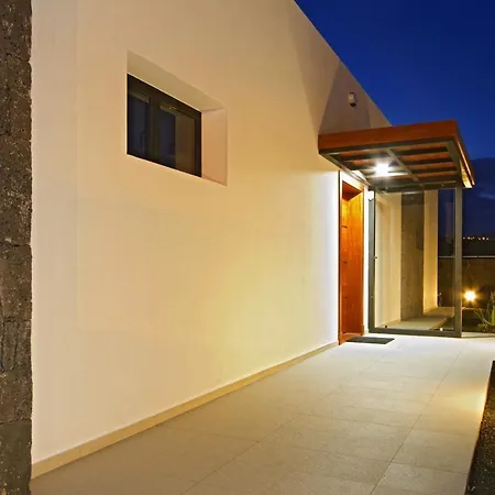 Luxury Los Mojones Villa Short Walk To Old Town Private Heated Pool Villa Los Mojones Angie Puerto Del Carmen Villa
