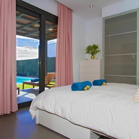 Luxury Los Mojones Villa Short Walk To Old Town Private Heated Pool Villa Los Mojones Angie Puerto Del Carmen Tias