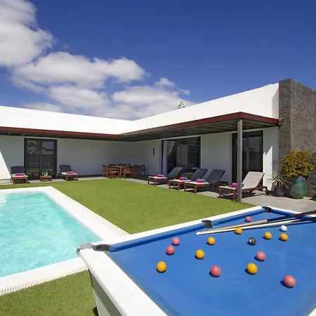 Luxury Los Mojones Villa Short Walk To Old Town Private Heated Pool Villa Los Mojones Angie Puerto Del Carmen *