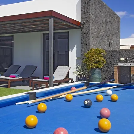 Luxury Los Mojones Villa Short Walk To Old Town Private Heated Pool Villa Los Mojones Angie Puerto Del Carmen Villa Tias